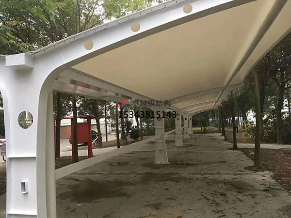 封丘<font color='red'>膜結(jié)構(gòu)停車棚</font>【設(shè)計(jì)生產(chǎn)銷售】